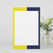 Papeterie jaune et marine (Debout devant)