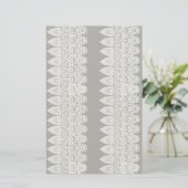 Papeterie La dentelle blanche forme une bordure délicate con (Debout devant)