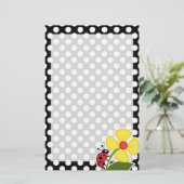 Papeterie Ladybug sur les Pois noirs et blancs (Debout devant)