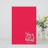 Papeterie L'Amour Est Tout Autour Du Script Lettrant Rose (Debout devant)