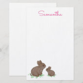 Papeterie Maman mignonne et bébé lapin dans du trèfle (Devant / Derrière)