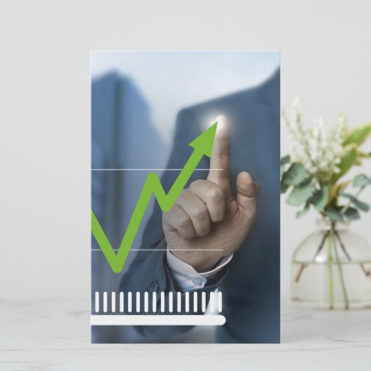 Papeterie Man showing stock price touchscreen concept (Debout devant)