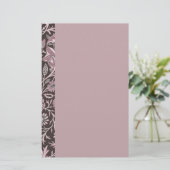 Papeterie Mauve floral et chocolat (Debout devant)
