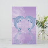 PAPETERIE MILIEUX DE POURPRE DE CADEAU D'AMANT DE DAUPHIN (Debout devant)