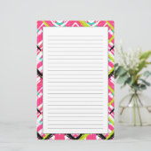 Papeterie Motif Zag rose main (Debout devant)