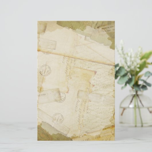 Papeterie Papier à lettres anciennes en couches (Debout devant)