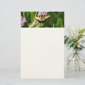 Papeterie Papillon Swallowtail sur Fleurs sauvages pourpres (Debout devant)