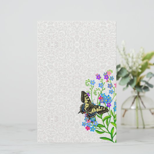 Papeterie Papillon Swallowtail sur Oubliez-moi Nots Stationn (Debout devant)