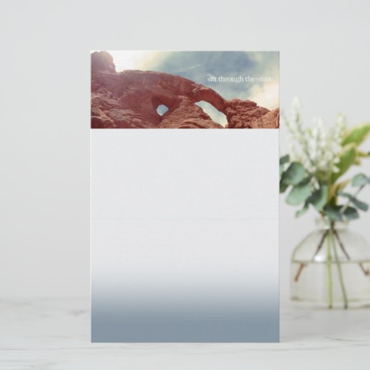 Papeterie passer à travers la statique (Debout devant)