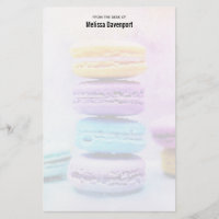 Photo de macarons colorés et délicieux