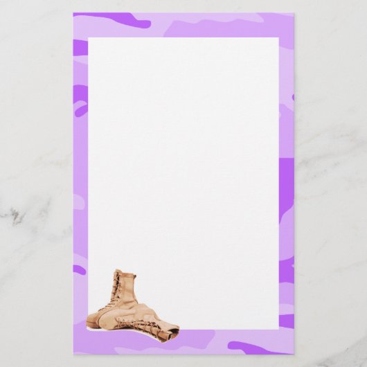 Papeterie pourpre de bottes de Camo et de combat (Devant)