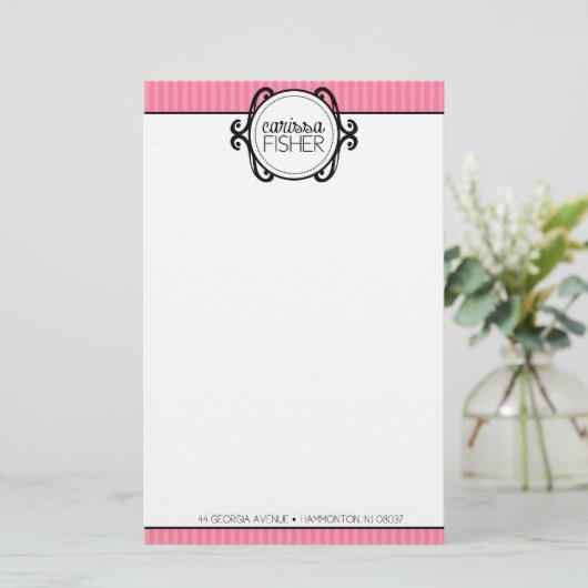 Papeterie privé (Debout devant)