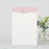Papeterie Rose et blanc, monogramme calligraphique minimalis (Debout devant)