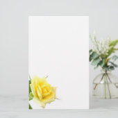 Papeterie Rose jaune (Debout devant)