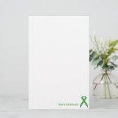 Papeterie Ruban Green Standard par Kenneth Yoncich (Debout devant)