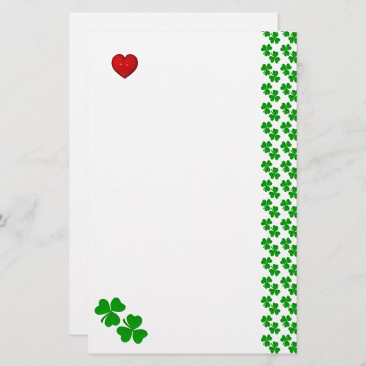 Papeterie Shamrocks irlandais avec coeur rouge (Devant / Derrière)