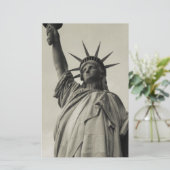 Papeterie Statue de la liberté 10 (Debout devant)