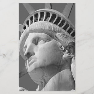 Papeterie Statue de la Liberté en noir et blanc en gros plan