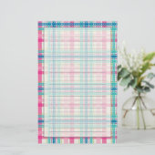 Papeterie Tartan, motif plaid (Debout devant)