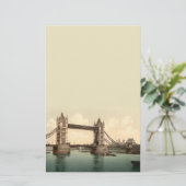 Papeterie Tower Bridge II, Londres, Angleterre (Debout devant)