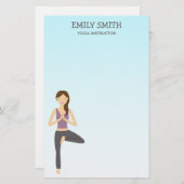 Papeterie Une Femme De Yoga Dans L'Arbre Pose Yoga Instructe (Devant / Derrière)