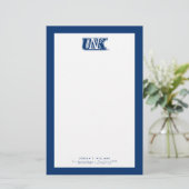 Papeterie UNK| Université du Nebraska à Kearney (Debout devant)