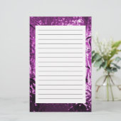 Papeterie violette en verre (Debout devant)