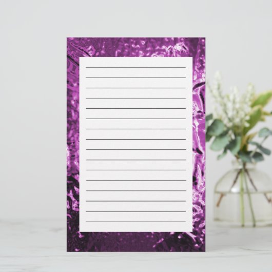 Papeterie violette en verre (Debout devant)