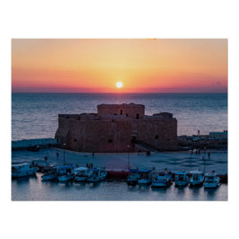 Paphos Castle bij zonsondergang, drone uitzicht Perfect Poster