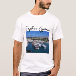 Paphos Harbour boten en vuurtoren T-shirt