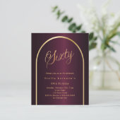 Papier 60e anniversaire burgundy or arch script invitatio (Debout devant)