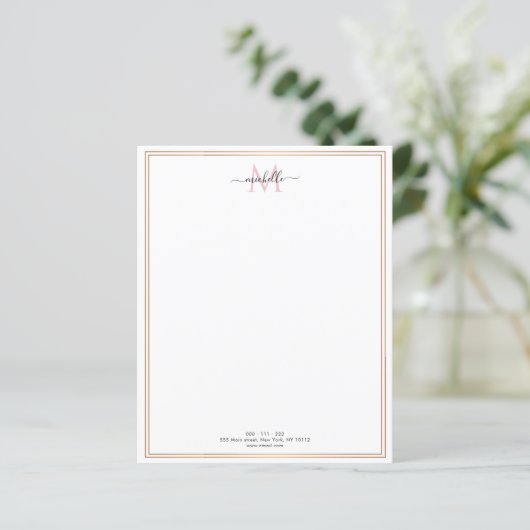 papier à en-tête à monogramme avec cadre doré (Debout devant)
