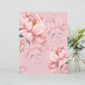 Papier à fleurs roses. (Debout devant)