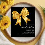 Papier Arc d'or noir Sweet 16 invitation<br><div class="desc">Un arrière - plan noir classique,  décoré d'un grand arc doré. Personnalisez et ajoutez un nom et des détails du parti. 1 feuille = 1 invite imprimé bord à bord.</div>