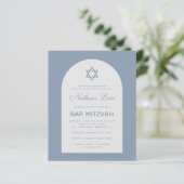 Papier Bar Mitzvah Dusty Blue Arch Star Budget Invitation (Debout devant)