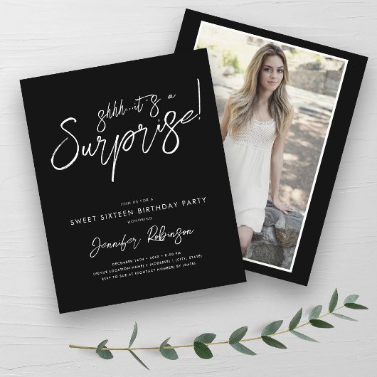 Papier Blanc noir moderne Surprise Sweet 16 Invitations
