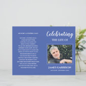 Papier Blue Celebration of Life Funeral Program (Debout devant)