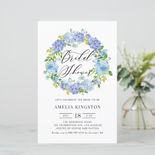 Papier Blue Hydrangea Wreath Bridal Show Invitation (Debout devant)