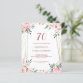 Papier Blush rose Floral 70e Budget Invitation Anniversai (Debout devant)