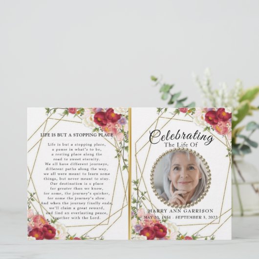 Papier Bourgogne Blush Floral Celebration Program (Debout devant)
