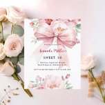 Papier Bow flores roses Sweet 16 invitation<br><div class="desc">Un élégant arrière - plan blanc,  décoré d'un grand arc rose et de fleurs roses. Personnalisez et ajoutez un nom et des détails du parti. Dos : arrière - plan rose doux. 1 feuille = 1 invite imprimé bord à bord.</div>