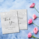 Papier Budget anniversaire argent parties scintillant pou<br><div class="desc">Un carte de remerciements pour un 50ème anniversaire (ou tout âge). Une couleur arrière - plan à l'aspect métallique faux argenté. Avec de la poussière de parties scintillant fausse. Sur le devant, un script écrit à grande main et le texte : Merci, votre texte, titre et une date. Retour :...</div>
