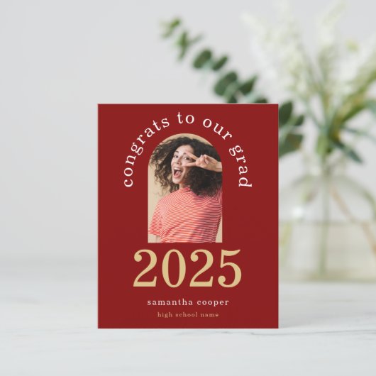 Papier Budget Arch Photo 2023 Grad Maroon Faire-part (Debout devant)