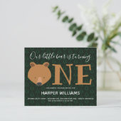 Papier Budget Bear Pine Baby First Birthday Invitation (Debout devant)