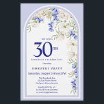 Papier Budget Blanc Bleu Floral 30e anniversaire Invitati<br><div class="desc">L'élégant modèle d'invitation à la fête du 30e anniversaire dispose d'une arche fleurie Boho faite de marguerites blanches et de fleurs sauvages bleus. Cet article fait partie de la collection Boho Arch Blue and White Floral Collection.</div>