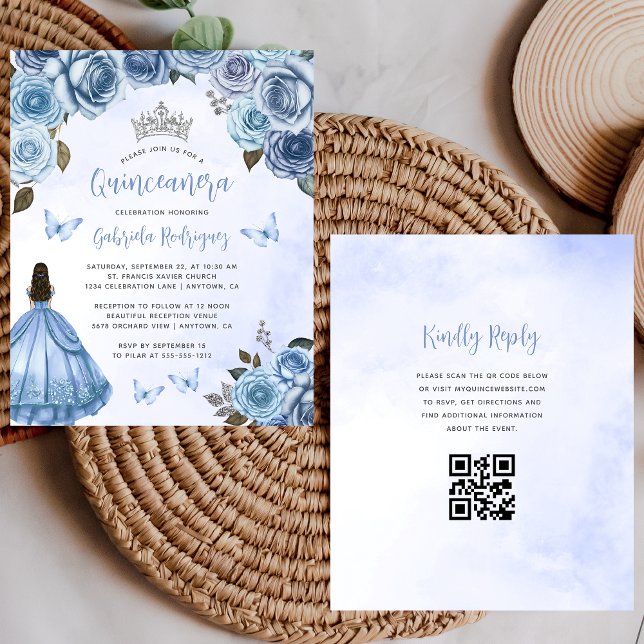 Papier Budget Blue Floral QR Code Quinceañera Invitation (Créateur téléchargé)