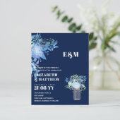 Papier BUDGET Blue Floral Wedding Invitation (Debout devant)