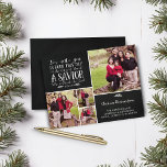 Papier Budget Christian Christmas Verset Chalkboard Photo<br><div class="desc">Budget Christian Christmas Verse Chalkboard Holiday Photo Collage Card Nous avons ajouté Luke 2:11 à l'arrière - plan du tableau de bord de cette carte dans une typographie festive, avec de l'espace pour quatre photos sur le devant! Ajoutez-en davantage au verso ou ajoutez du texte supplémentaire au verso. Facile à...</div>