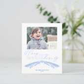 Papier Budget Dusty Blue Christmas Pine Photo de vacances (Debout devant)