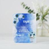 Papier BUDGET Dusty Blue Floral Wedding Invite (Debout devant)